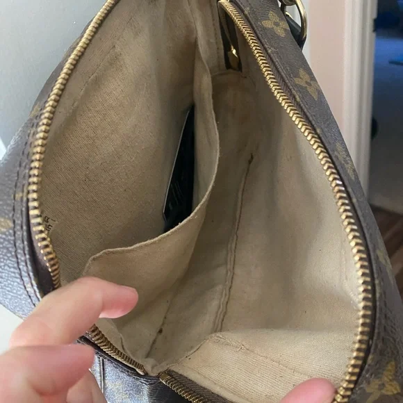 Louis Vuitton Brown and Black Fringe Bag - Picture 6 of 6